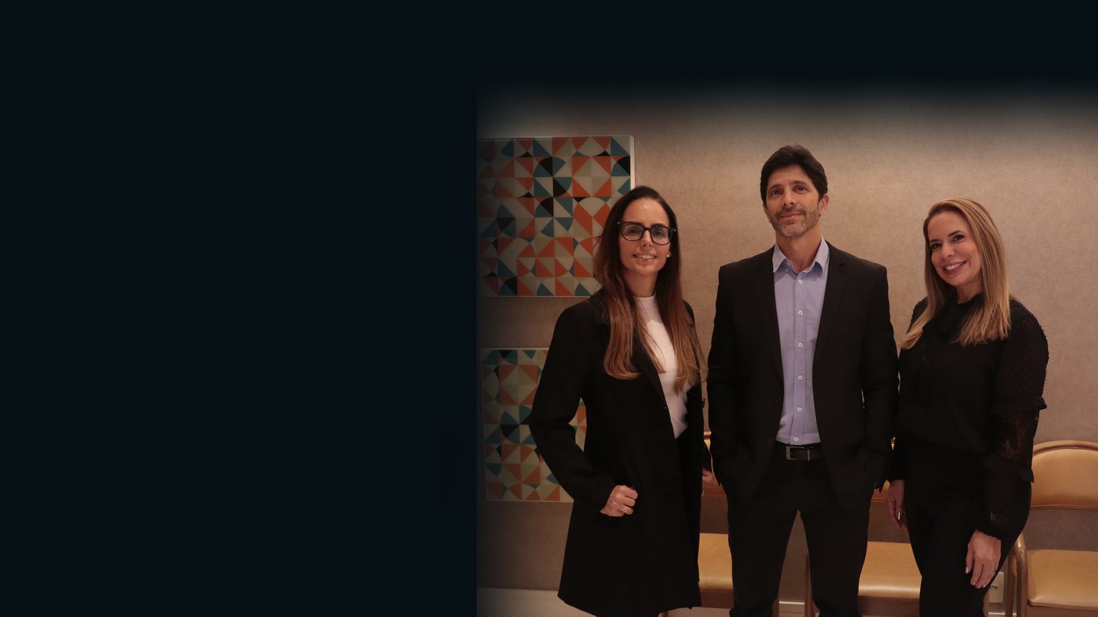 Dr. Luiz Miranda com sua equipe no consultório em Icaraí, Niterói
