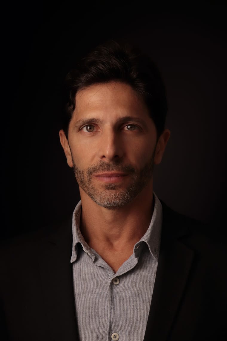 Dr. Luiz Miranda em retrato profissional